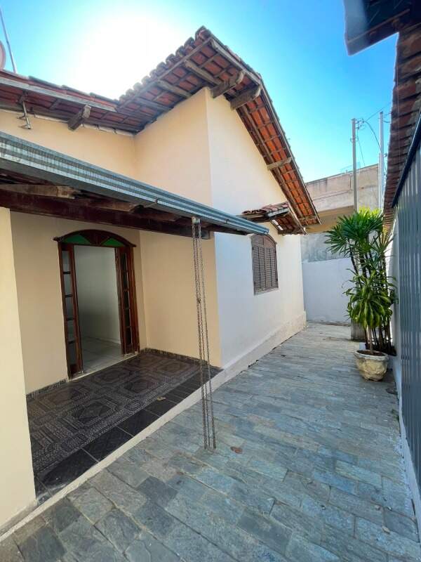 Casa para aluguel no Bom Jesus: 