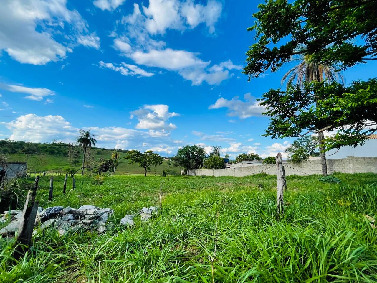 Lote à venda no Novo Cruzeiro: 