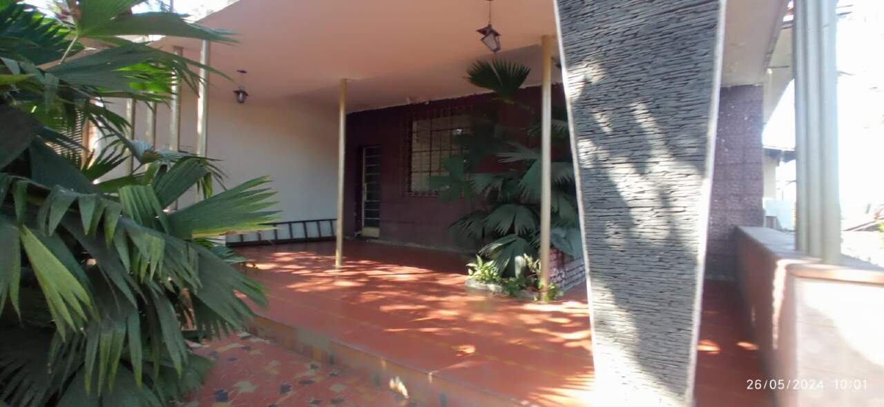 Casa à venda no Centro: 