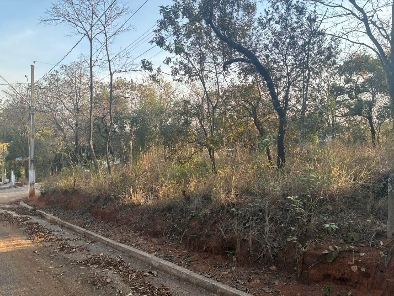 Lote à venda no Cond. Represa Ville - Represa: 