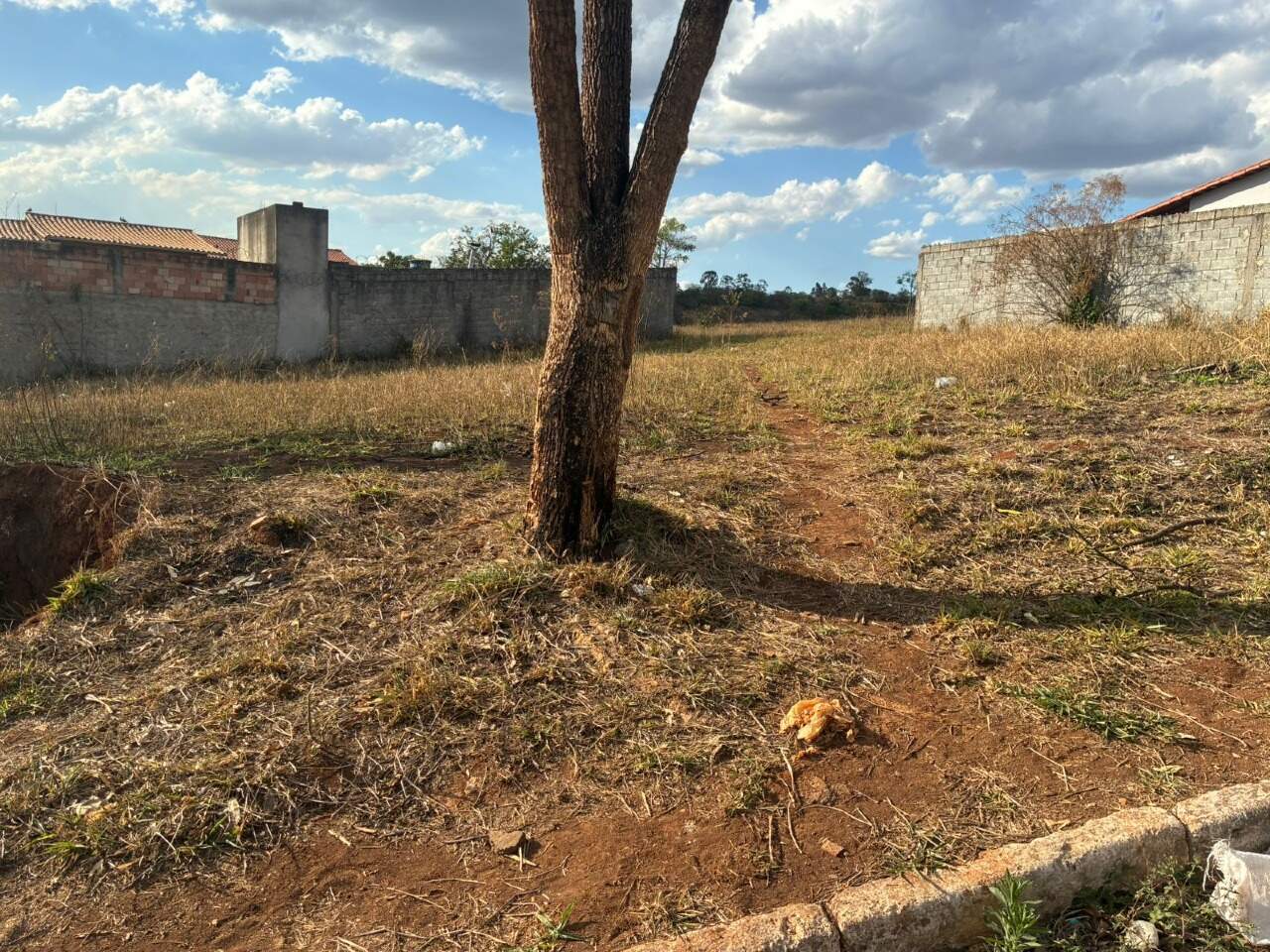 Lote à venda no Cruzeiro: 
