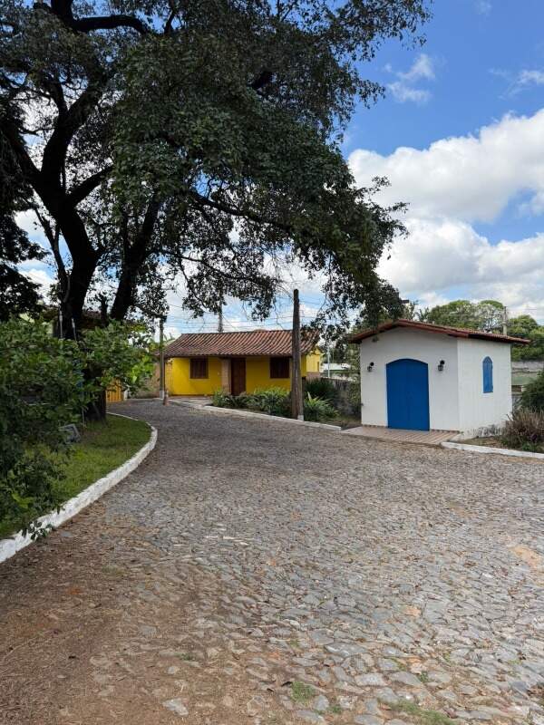 Sítio à venda no Araças: 