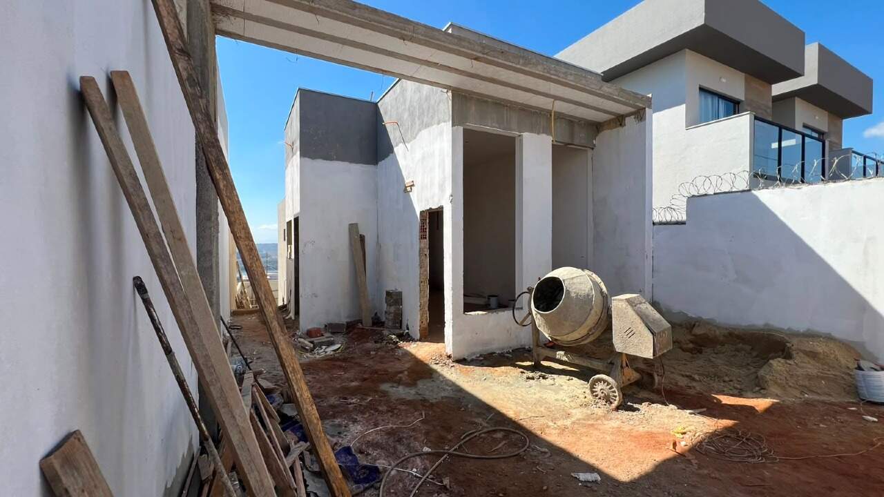 Casa à venda no PORTAL DAS ACACIAS : 