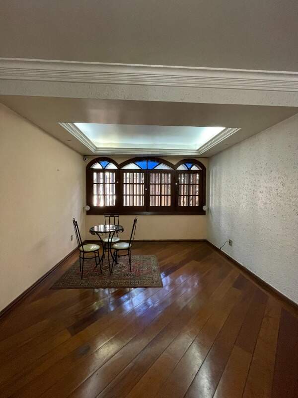 Casa à venda no Centro: 