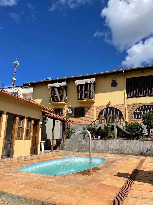 Casa à venda no Centro: 