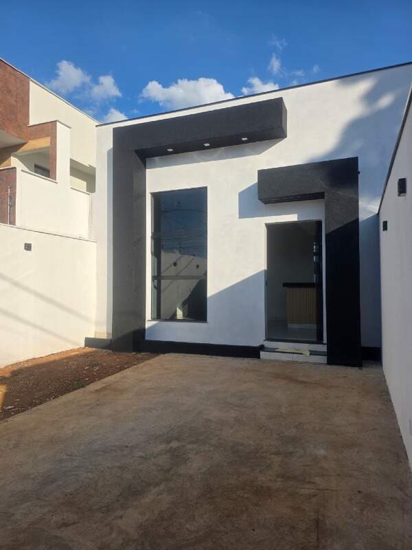 Casa à venda no PARQUE ANDYARA: 