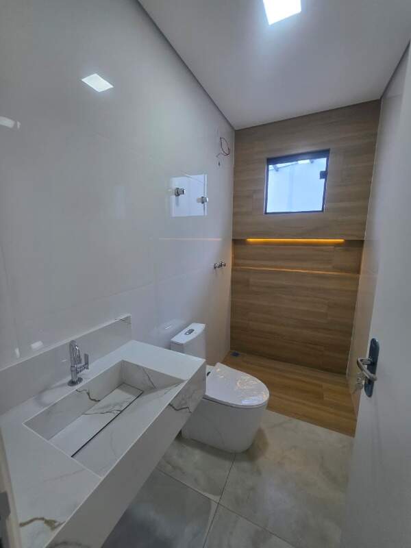 Casa à venda no PARQUE ANDYARA: 