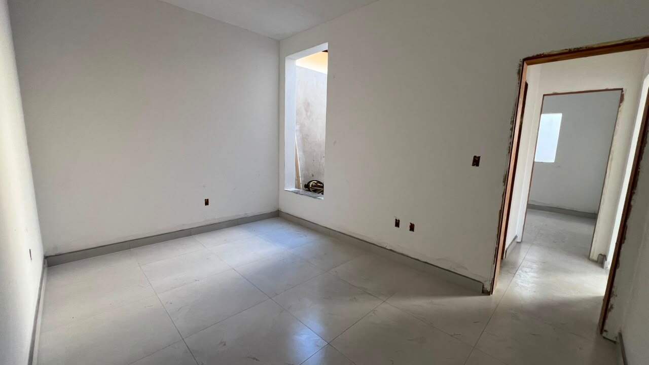 Casa à venda no PARQUE ANDYARA: 