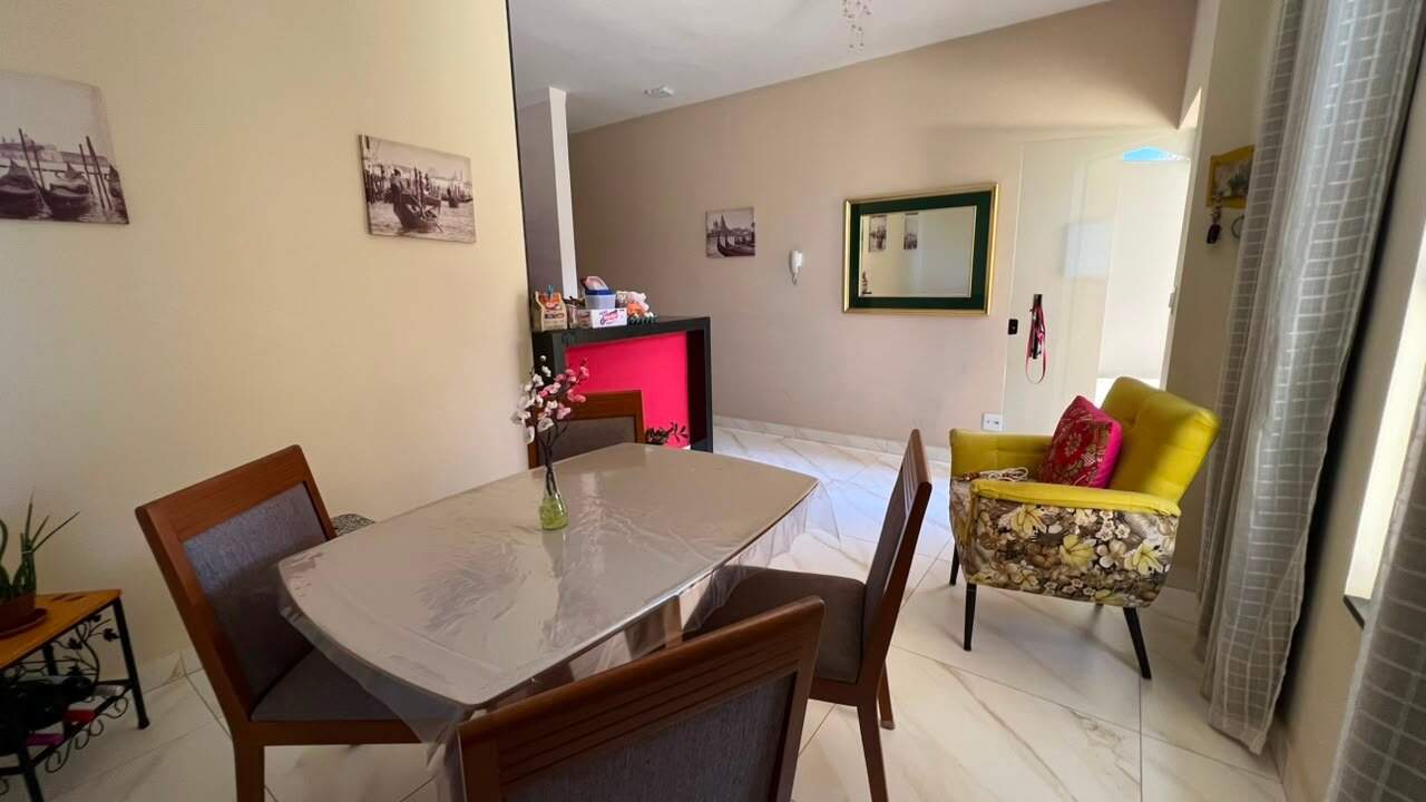 Casa à venda no PARQUE ANDYARA: SALA