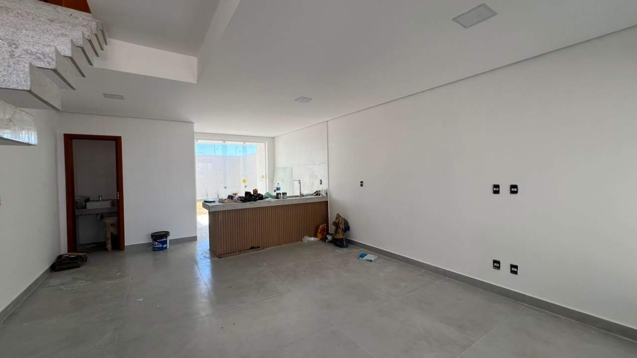 Casa de 2 pavimentos à venda no Sonia Romanelli: 