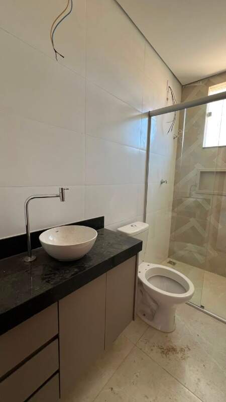 Apartamento à venda no PARQUE ANDYARA: BANHEIRO
