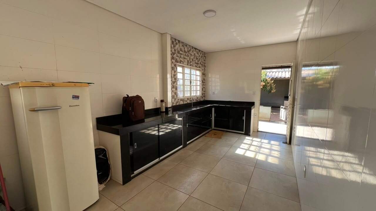 Casa de 2 pavimentos à venda no Represa: COZINHA
