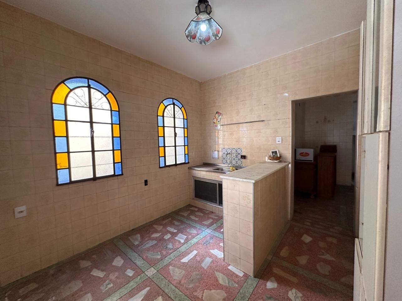 Casa de 2 pavimentos à venda no Magalhães: 