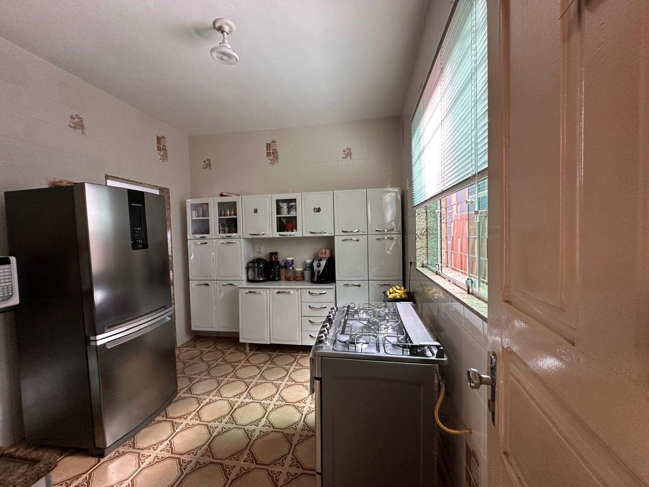 Casa à venda no Roberto Belisario: Cozinha