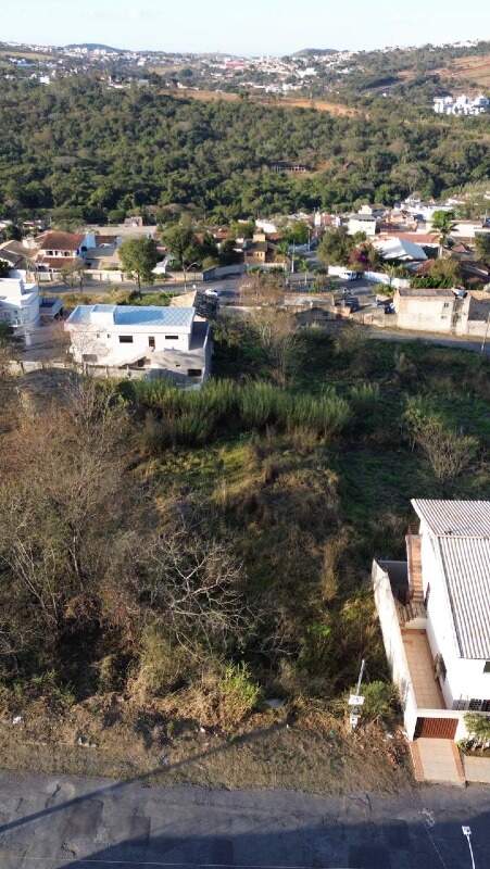 Lote à venda no Parque Residencial Sonia Teixeira Romanelli: 