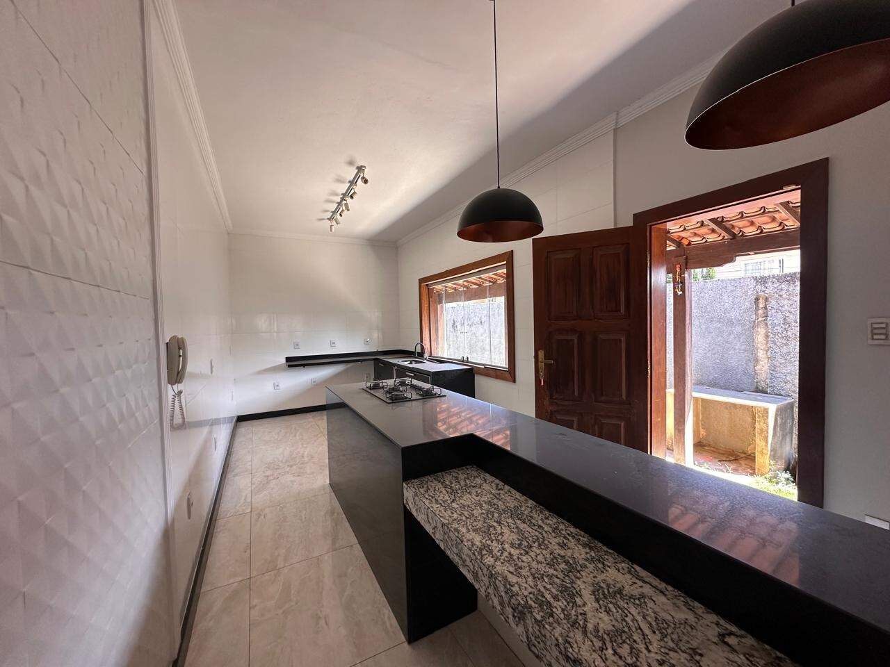 Casa à venda no Parque Residencial Sonia Teixeira Romanelli: COZINHA