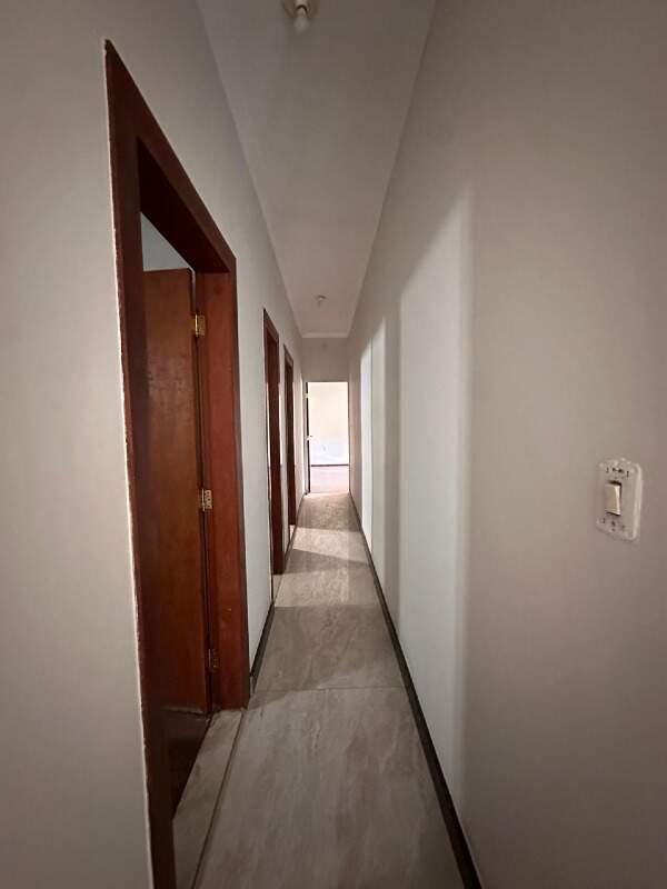 Casa à venda no Parque Residencial Sonia Teixeira Romanelli: CORREDOR