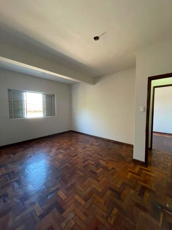 Casa para aluguel no Centro: 