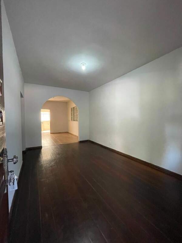 Casa para aluguel no Centro: 
