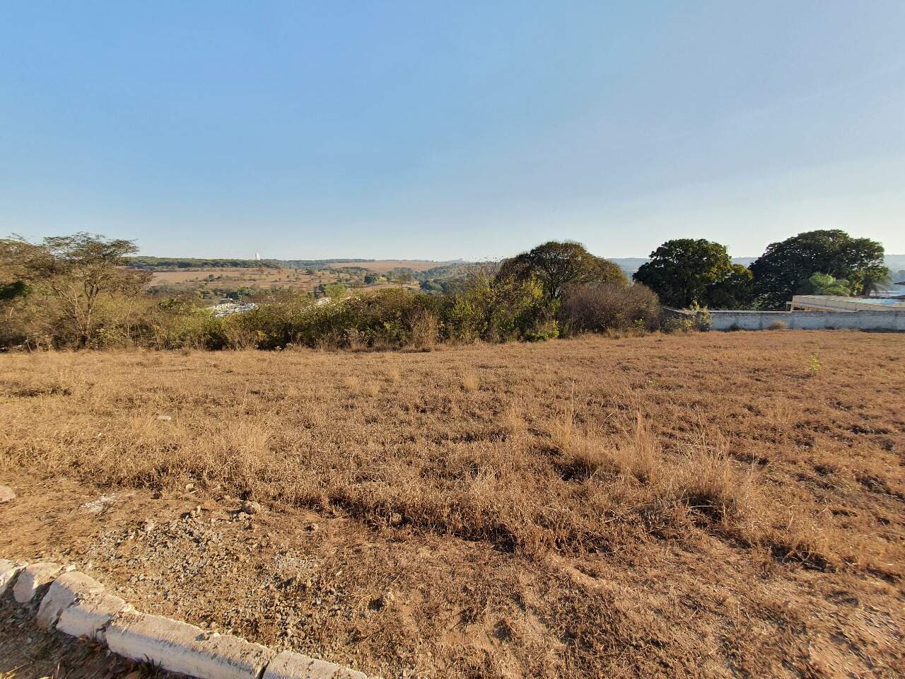 Lote à venda no Residencial das Bougainvilles: 