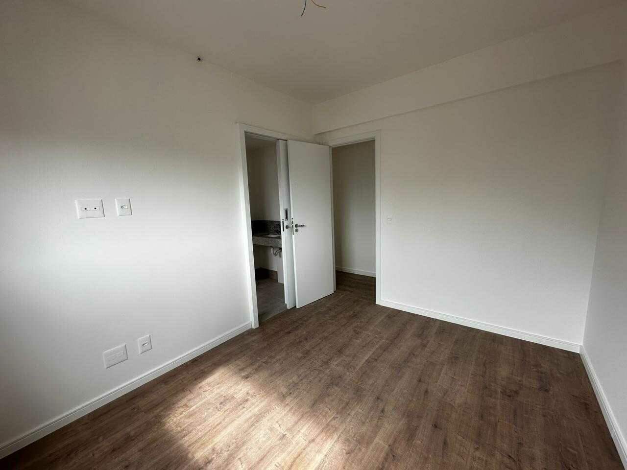 Apartamento à venda com 3 quartos, 96m² - Foto 9