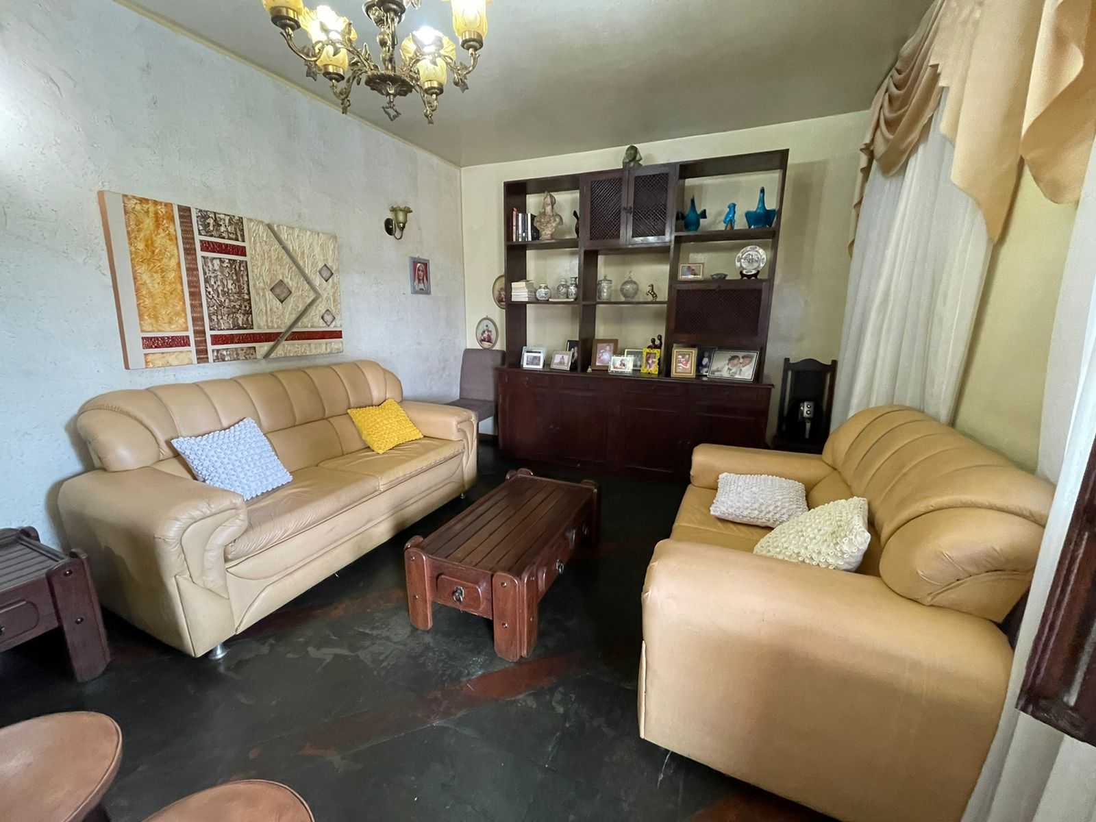 Casa à venda com 4 quartos, 180m² - Foto 3