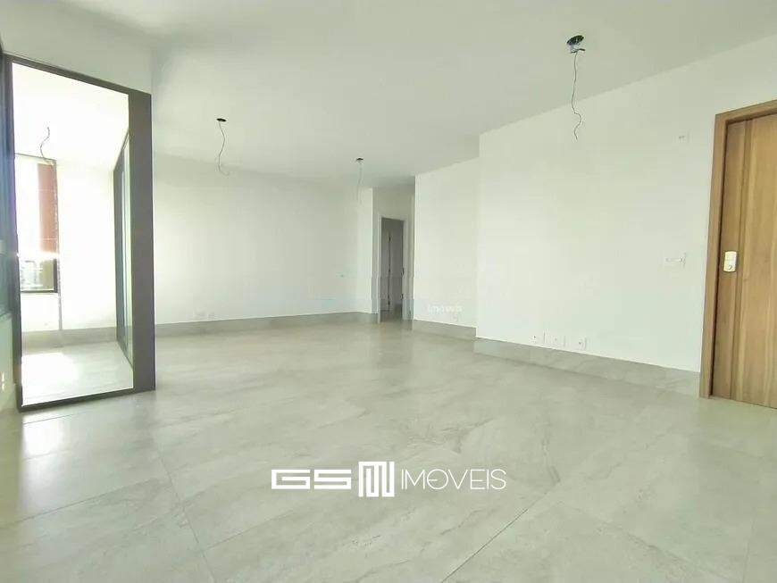 Apartamento à venda com 4 quartos, 140m² - Foto 1