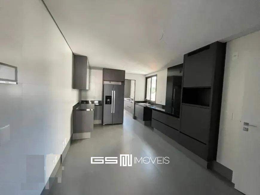 Apartamento à venda com 4 quartos, 140m² - Foto 15