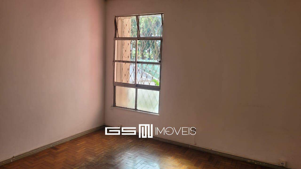 Apartamento à venda com 3 quartos, 75m² - Foto 1