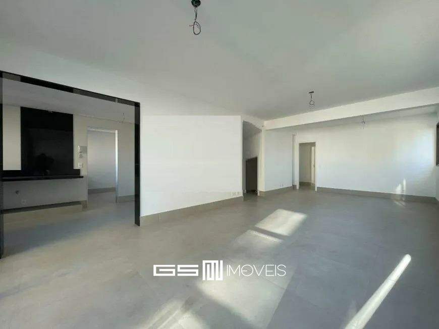 Apartamento à venda com 3 quartos, 145m² - Foto 3