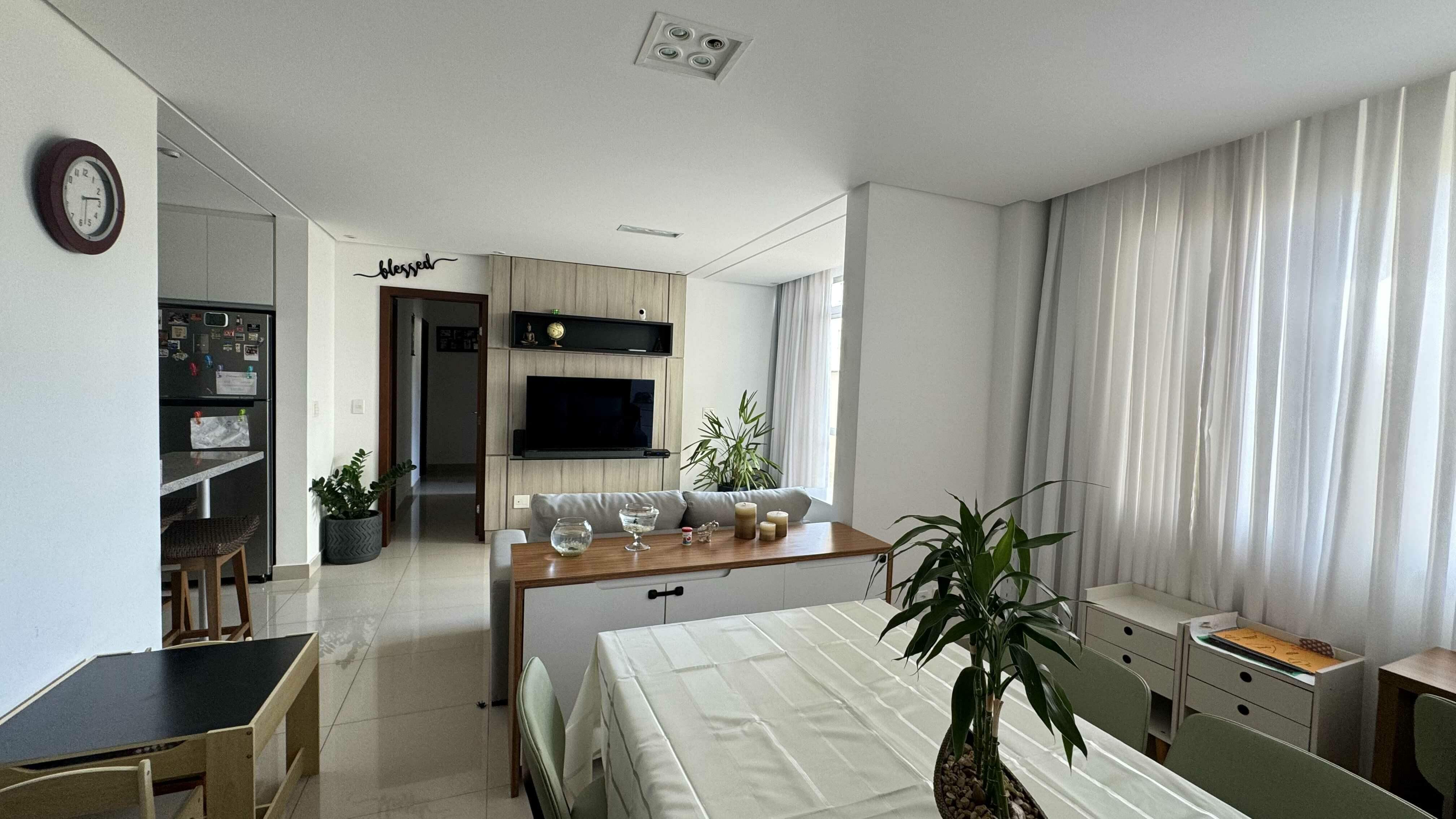 Apartamento à venda com 3 quartos, 105m² - Foto 2