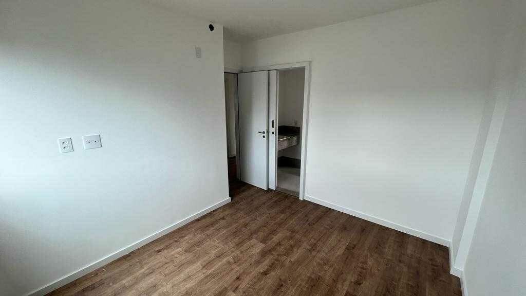 Apartamento à venda com 4 quartos, 138m² - Foto 10