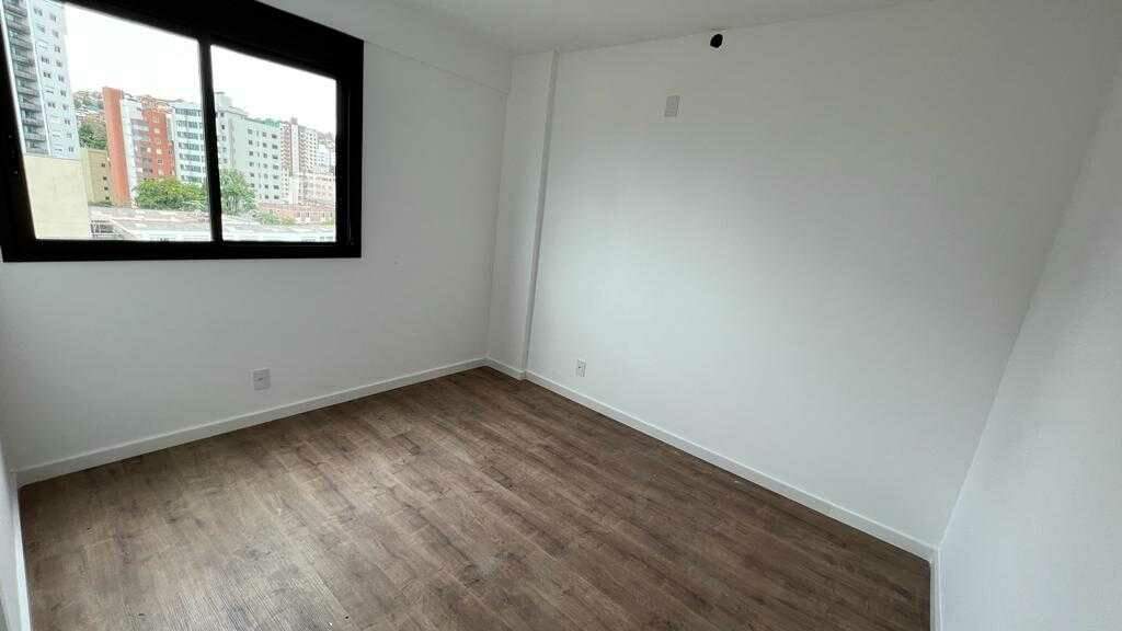 Apartamento à venda com 4 quartos, 138m² - Foto 9