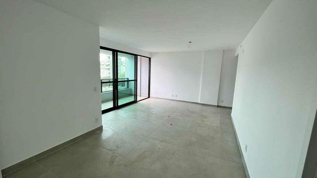 Apartamento à venda com 4 quartos, 138m² - Foto 2