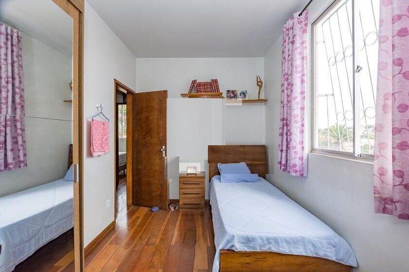 Apartamento à venda com 3 quartos, 80m² - Foto 4