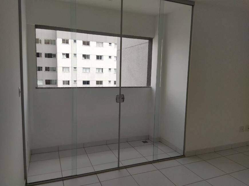 Apartamento à venda com 2 quartos, 70m² - Foto 1