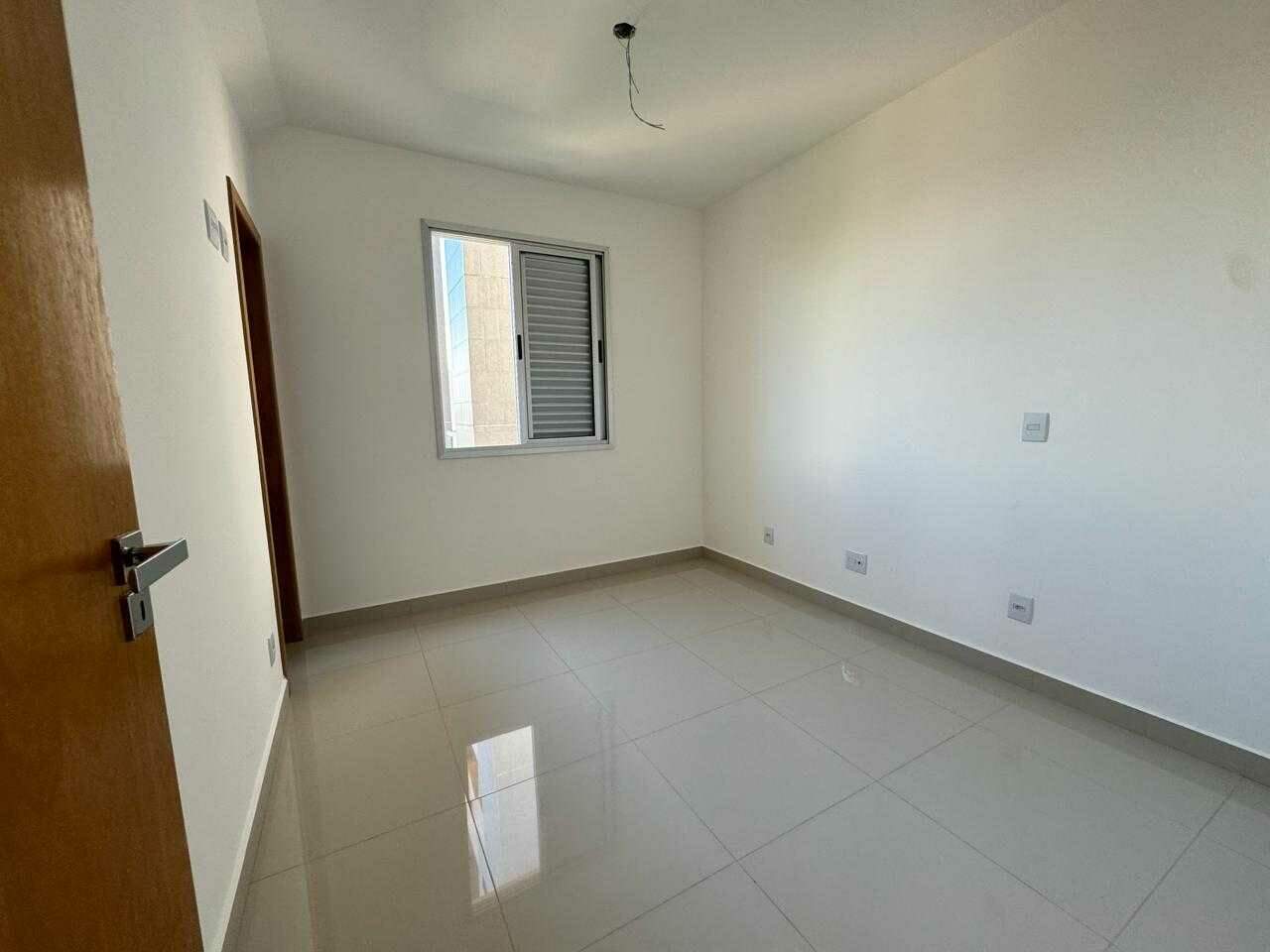 Apartamento à venda com 2 quartos, 65m² - Foto 9