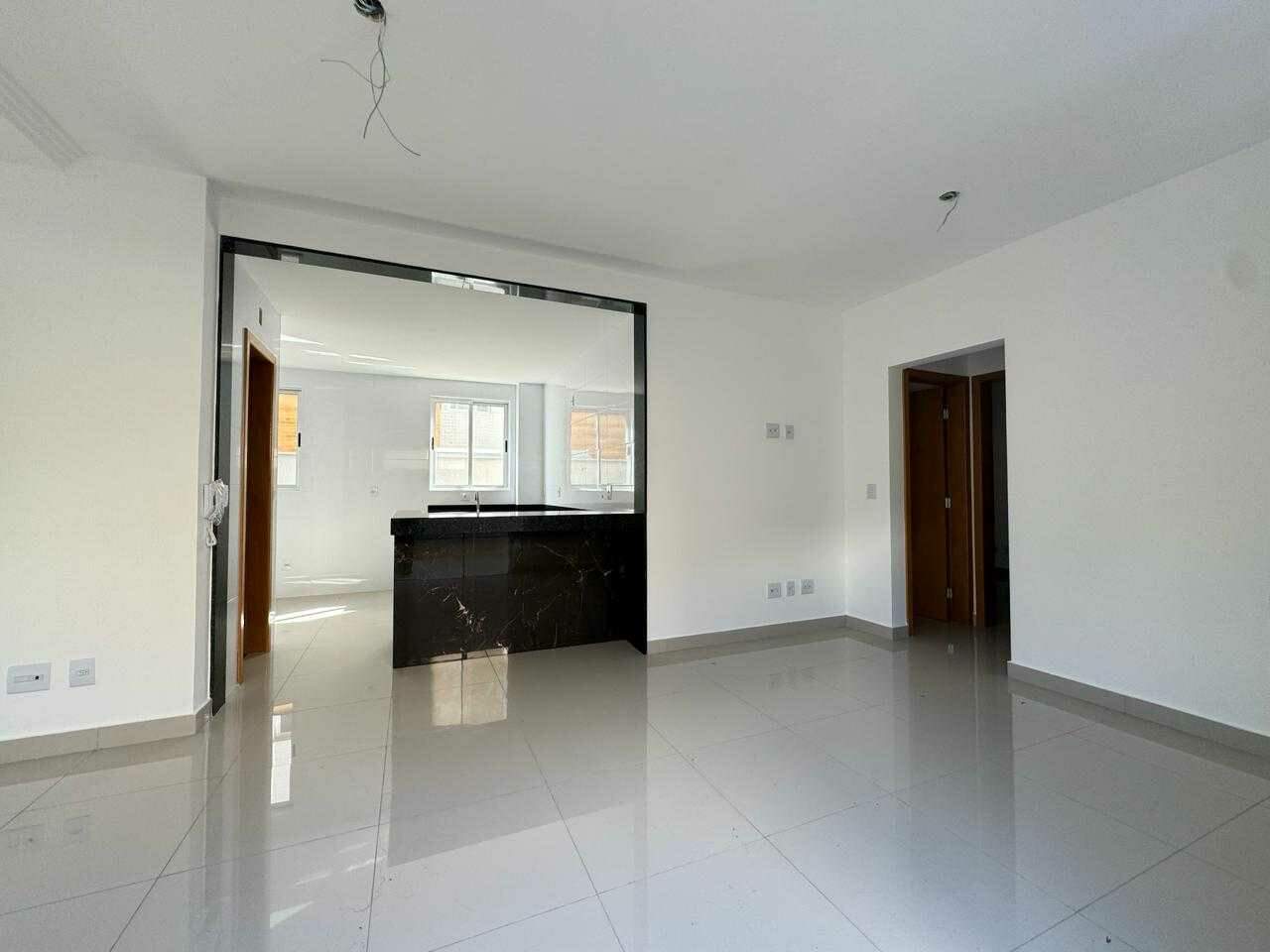 Apartamento à venda com 2 quartos, 140m² - Foto 1