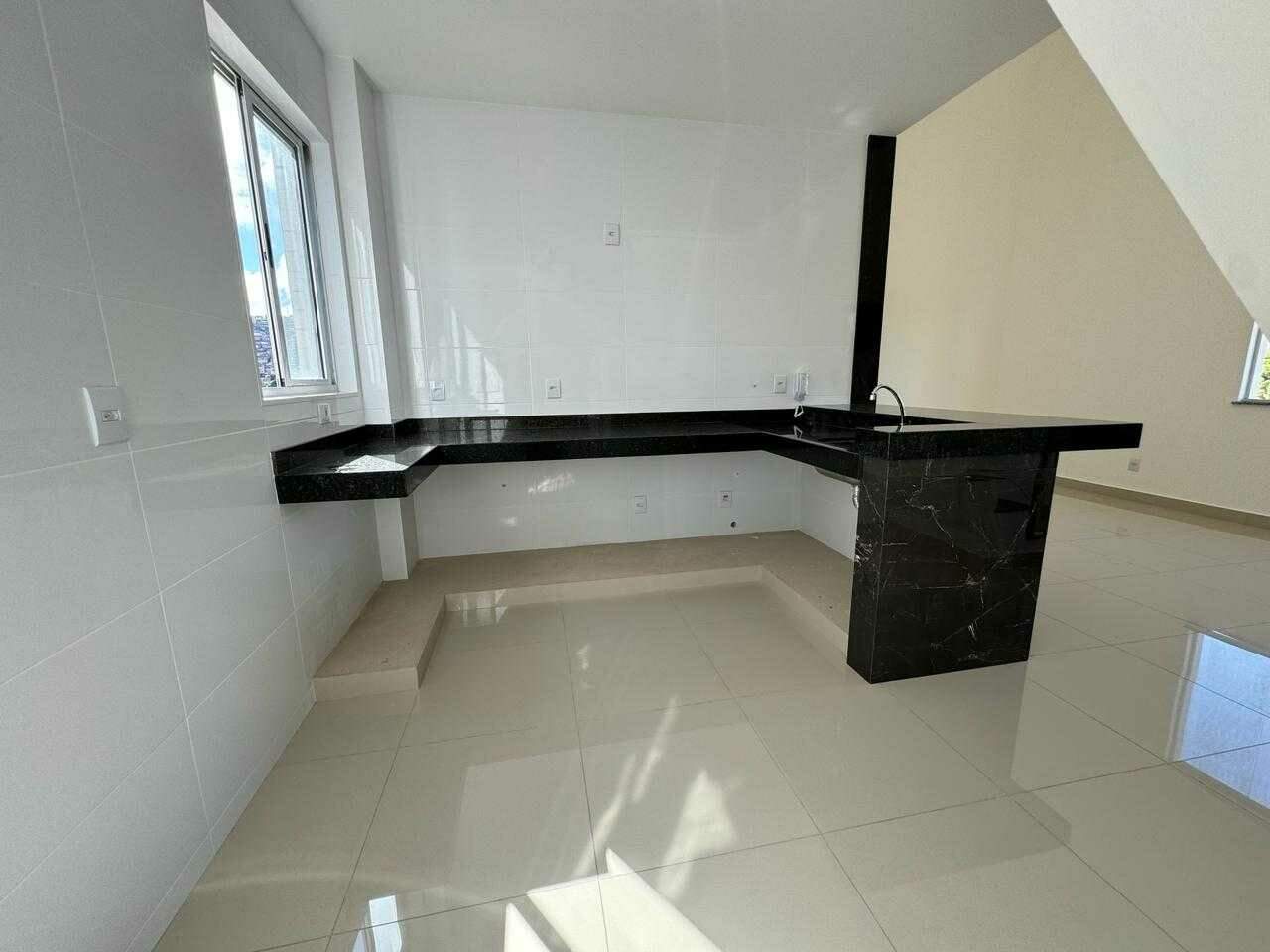 Cobertura à venda com 2 quartos, 130m² - Foto 2