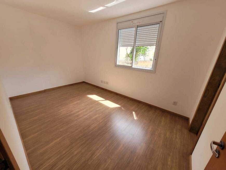 Apartamento à venda com 3 quartos, 80m² - Foto 3