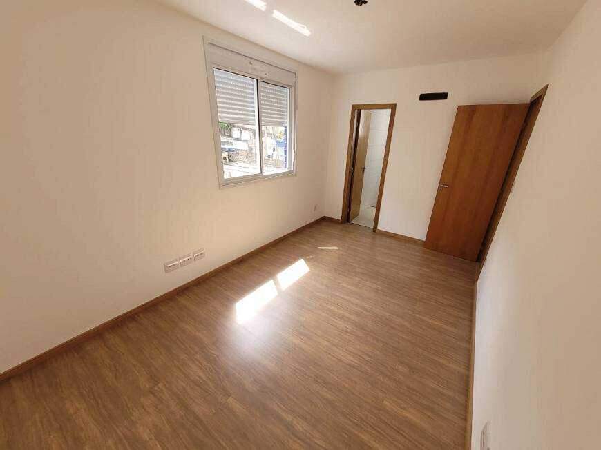 Apartamento à venda com 3 quartos, 80m² - Foto 4