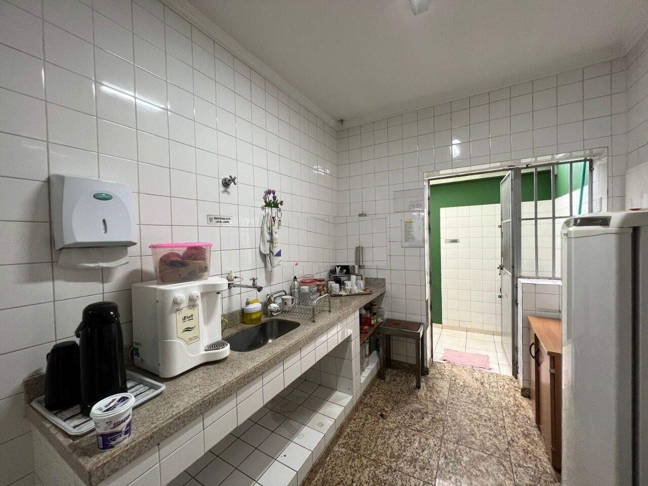 Casa à venda com 5 quartos, 200m² - Foto 8