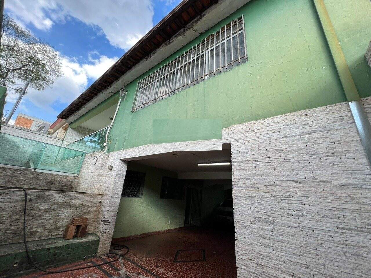 Casa à venda com 5 quartos, 200m² - Foto 10