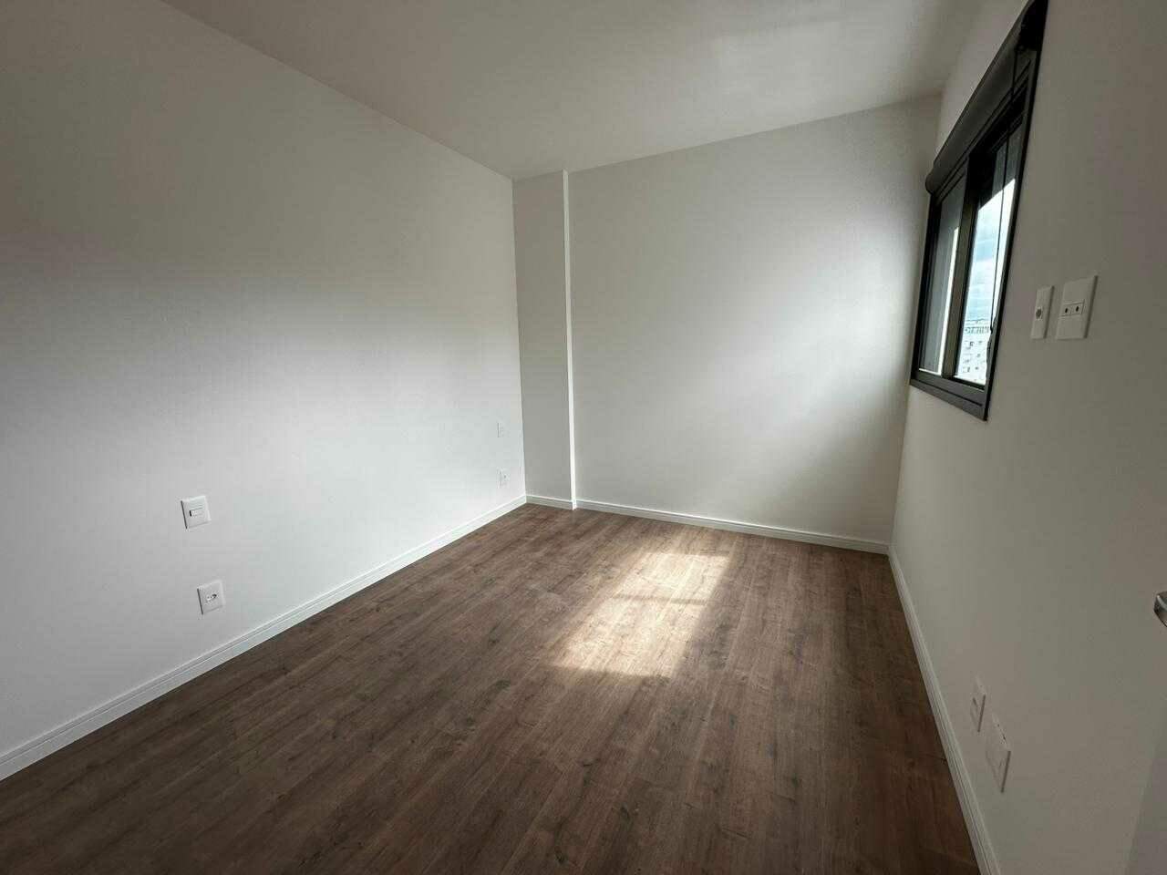 Apartamento à venda com 3 quartos, 96m² - Foto 8