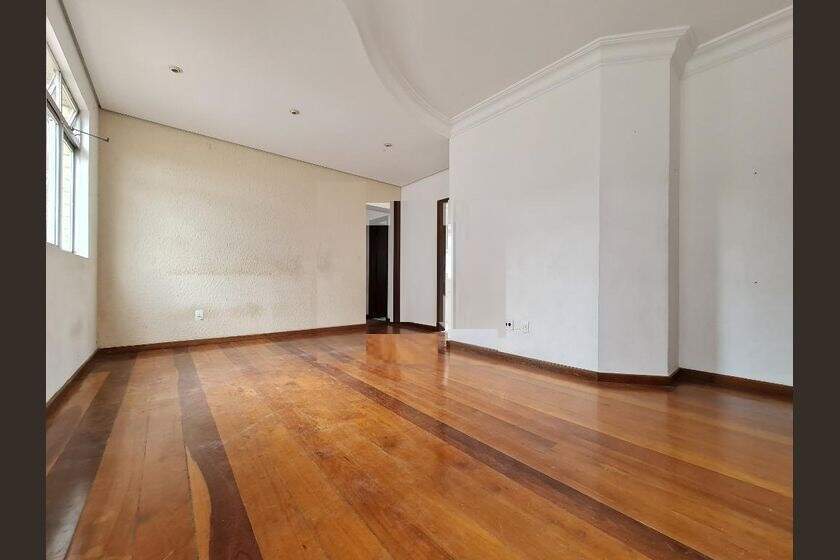 Apartamento à venda com 3 quartos, 110m² - Foto 1