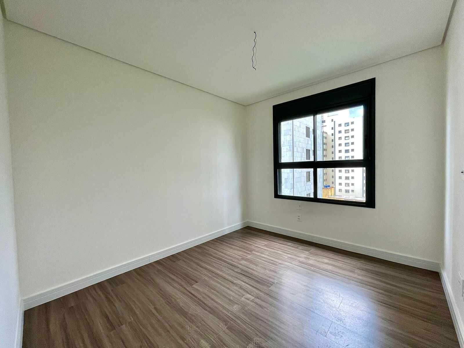 Apartamento à venda com 4 quartos, 145m² - Foto 15