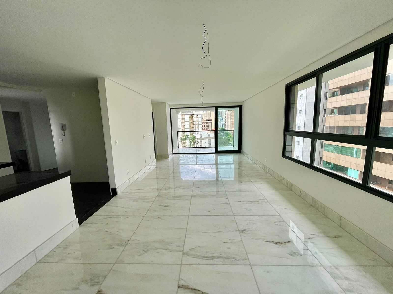 Apartamento à venda com 4 quartos, 145m² - Foto 4