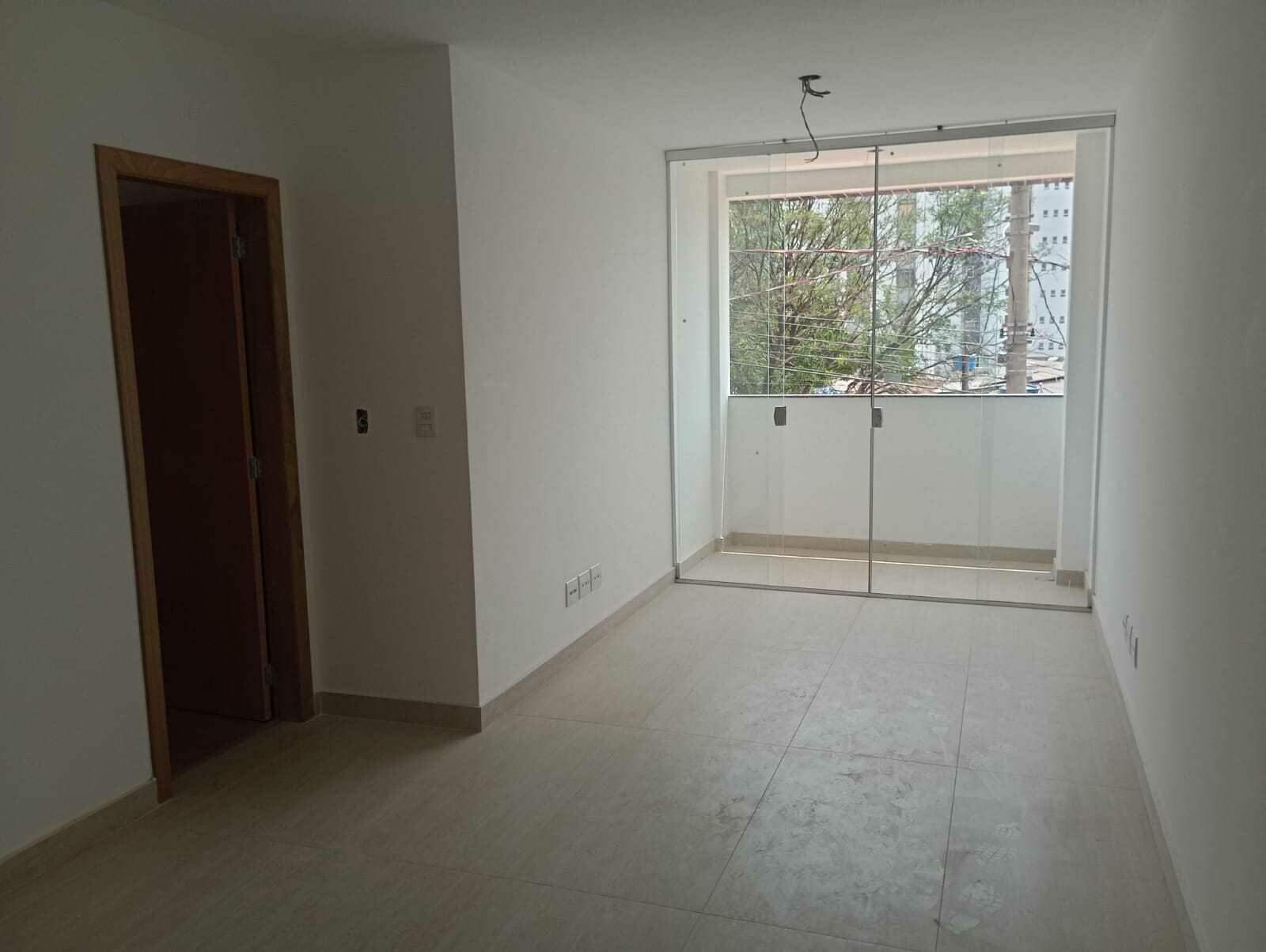 Apartamento à venda com 3 quartos, 80m² - Foto 1