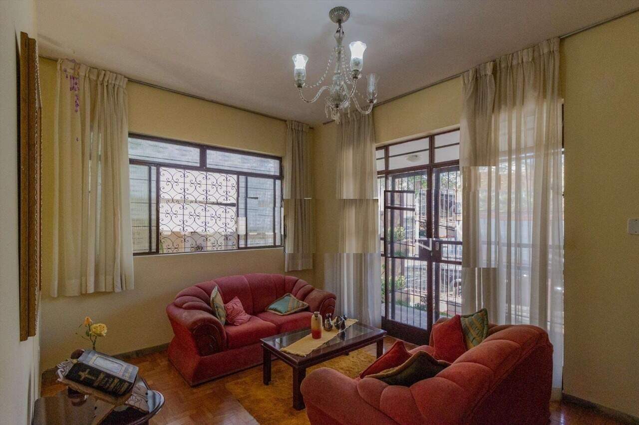 Casa à venda com 3 quartos, 120m² - Foto 1