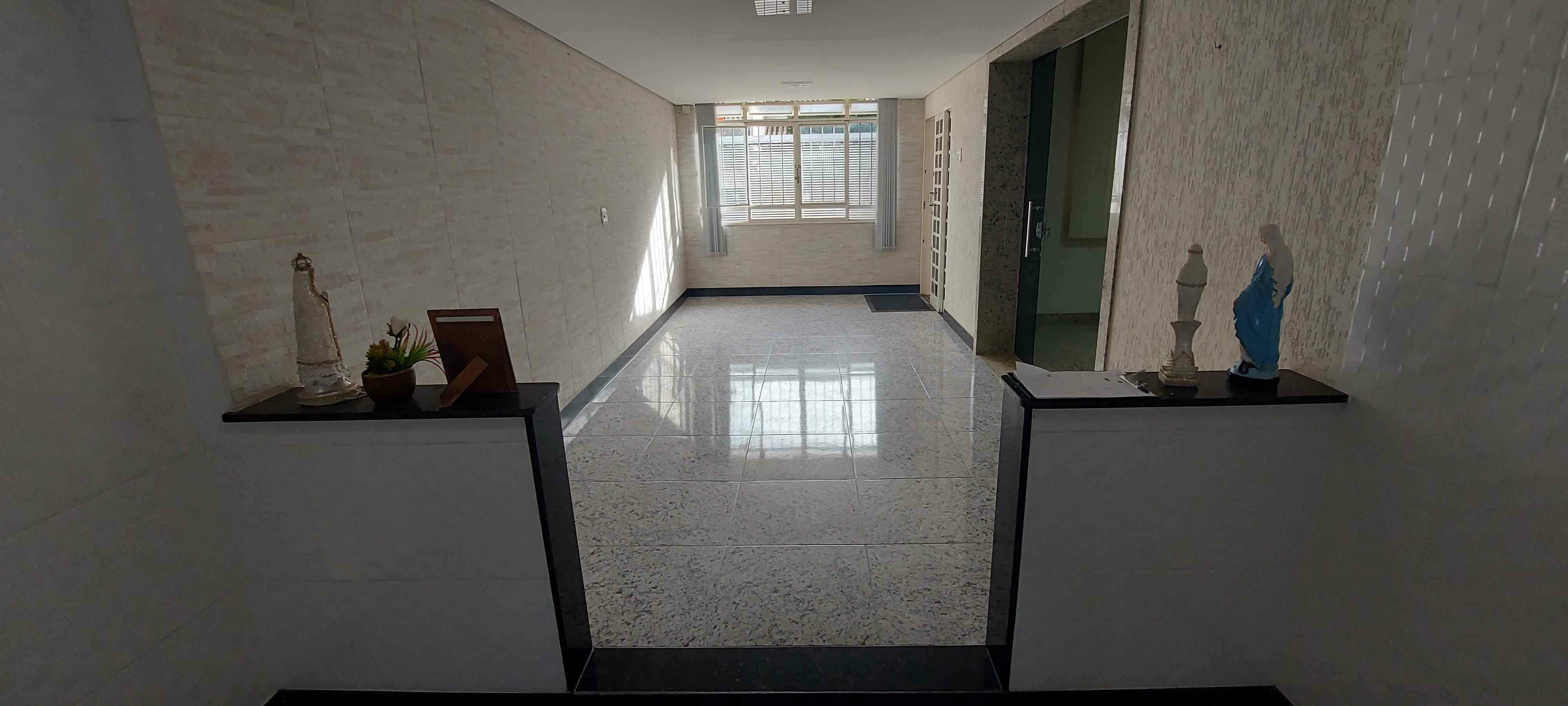 Casa à venda com 6 quartos, 250m² - Foto 8